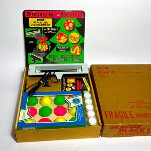 Vintage Dead Stock 1970s Neon CHRISTMAS ORNAMENT Black Lite Decorator Kit! NWOT